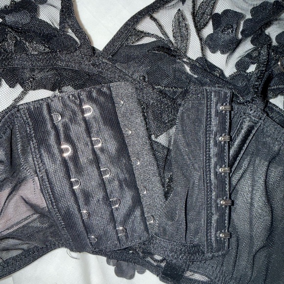 NWOT Victoria's Secret Sheer Black Bow Longline Bralette Size: Medium - Picture 7 of 8
